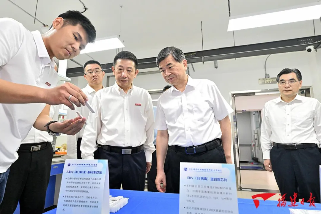 周祖翼在福建医科大学旗山校区调研。 图片